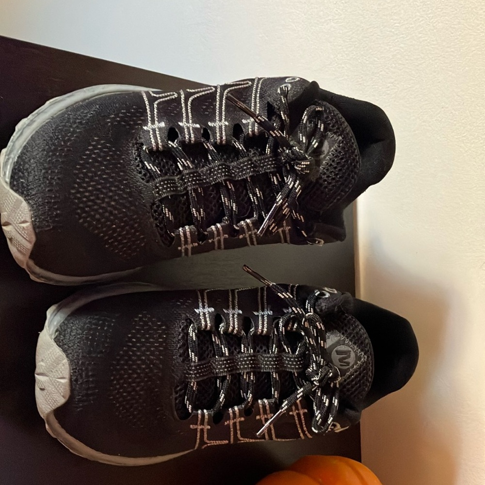 Merrill Floatpro sneaker. Very good condition